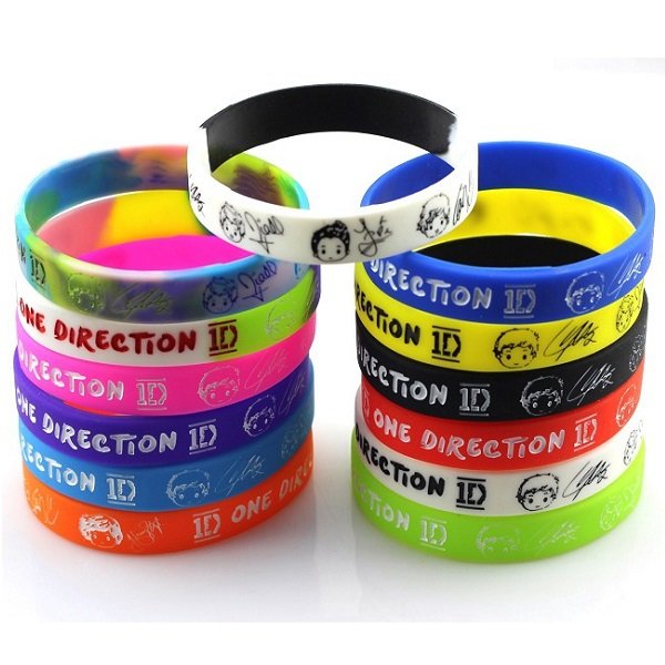 Order silicone wristbands With your logo! PrintSimple