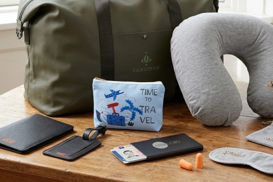 Voyagez léger, voyagez malin avec des articles de voyage personnalisés
