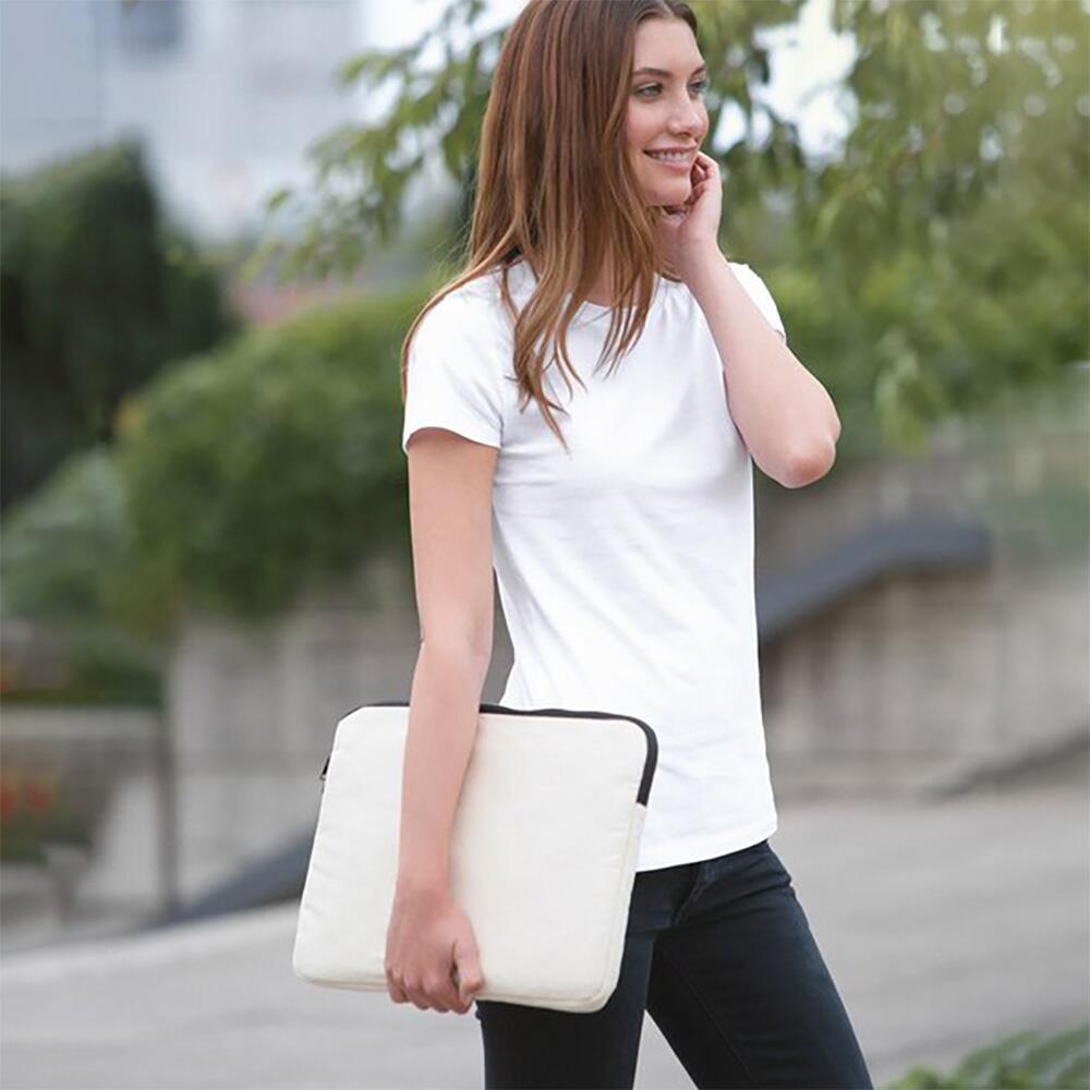 Neutral laptop sleeve 15