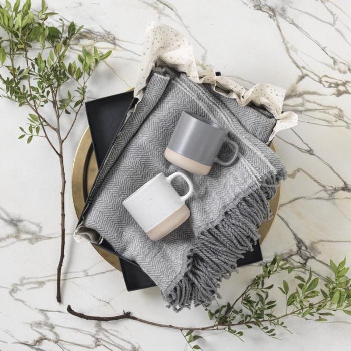 Seasons Haven Überwurfdecke mit Fischgrätenmuster