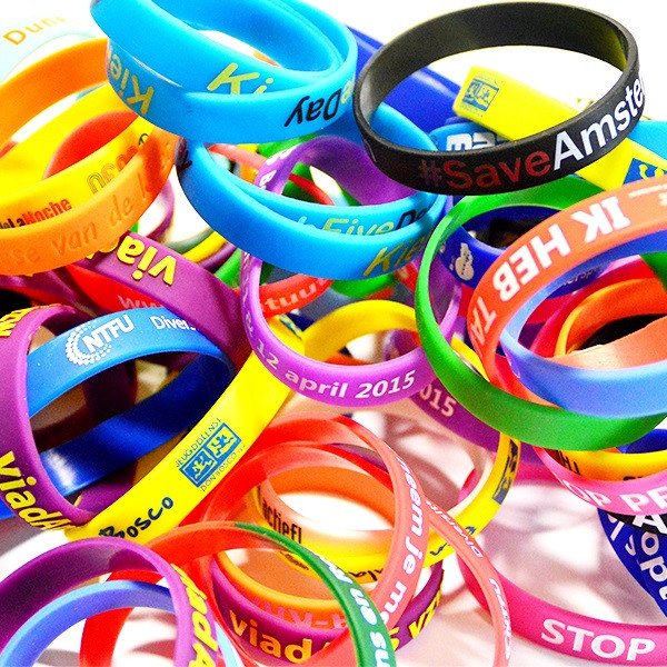 Silicone kids' wristbands
